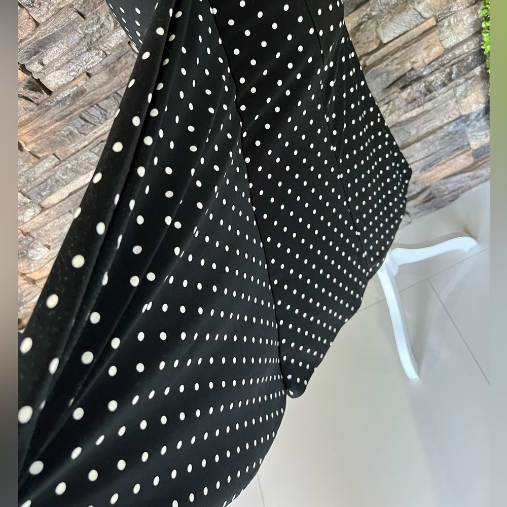 Ralph Lauren Black and White V-Neck Midi Dress - Picture 4 of 8